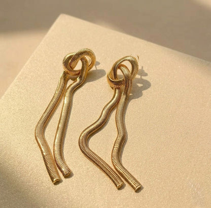 Golden knot fall earrings