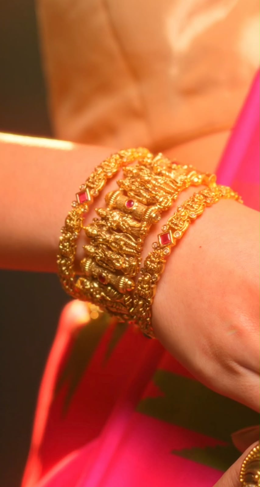 Shri Ram Parivar Jadau Kundan Kada - 1 Pair