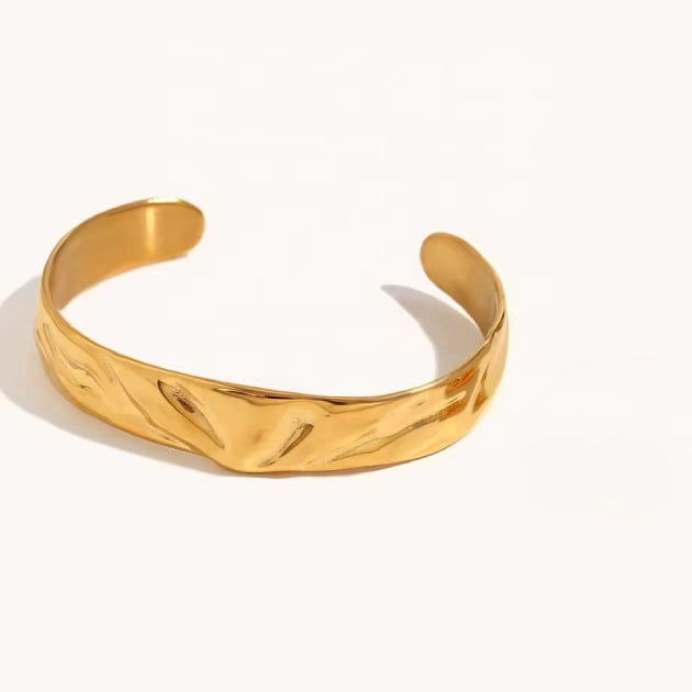Liora Cuff – A golden glow, textured to perfection.