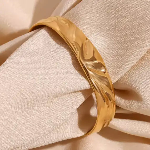 Liora Cuff – A golden glow, textured to perfection.