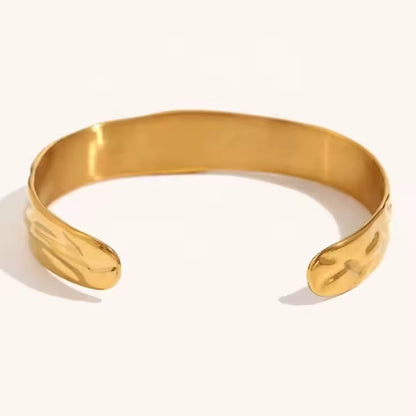 Liora Cuff – A golden glow, textured to perfection.