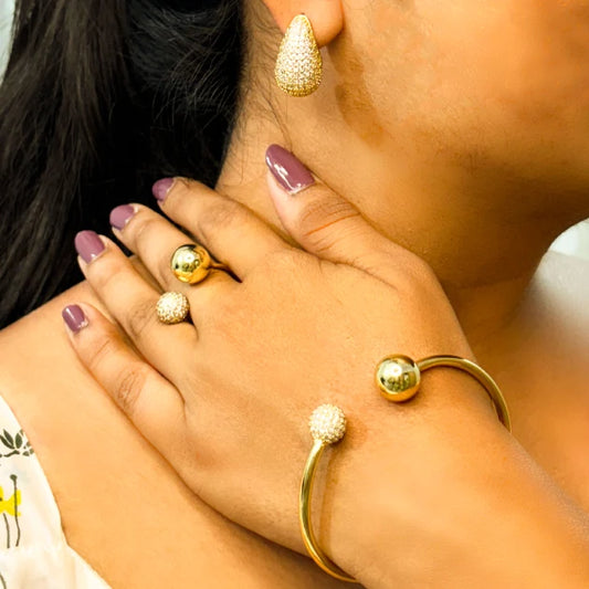 Dazzling Sphere and Tear Jewellery Set - 18k Gold Plated